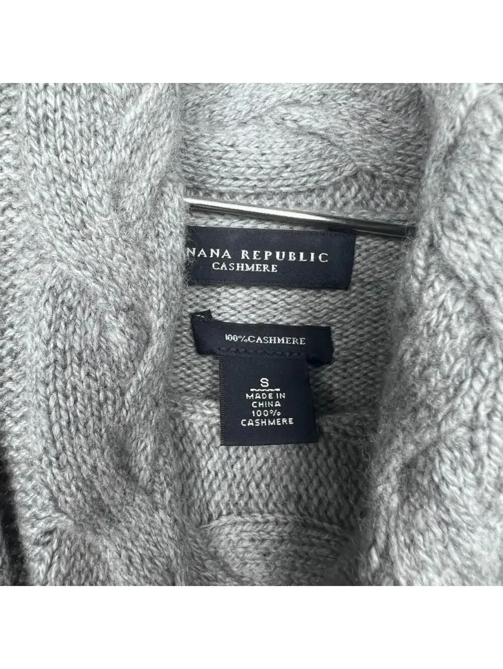Banana Republic 100% Cashmere Sweater Cowl Neck Gray Cable Knit Quiet Luxury S - Picture 5 of 8